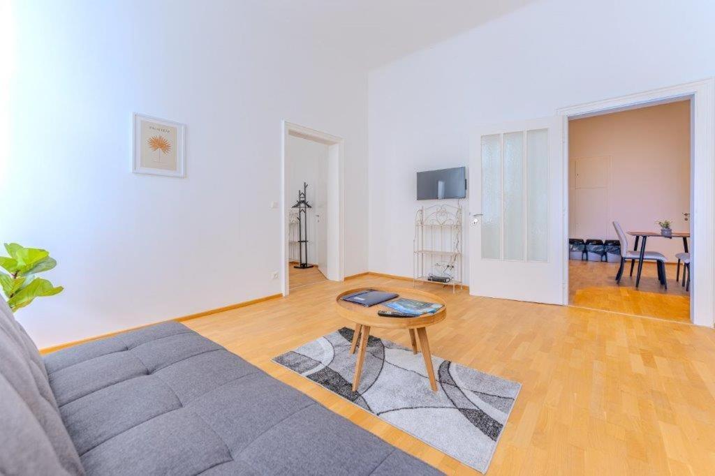 Deluxe Apartments Near The Center Krems an der Donau Buitenkant foto