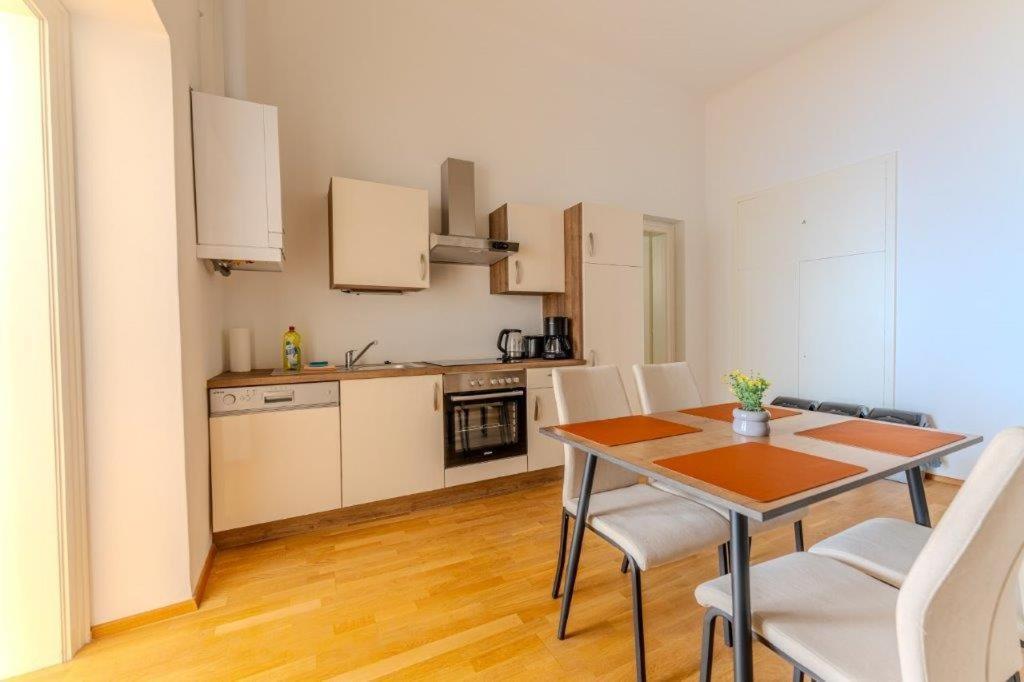 Deluxe Apartments Near The Center Krems an der Donau Buitenkant foto
